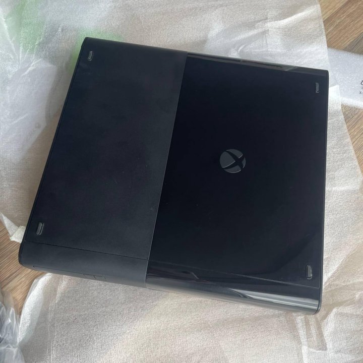 Xbox 360 E Console 500 GB Model 1538