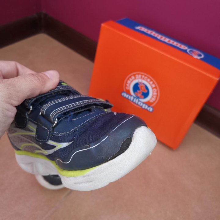 Кроссовки Антилопа