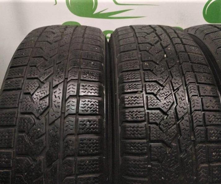 235/65 R17 Kumho I'Zen RV Asimmetric 2 шт