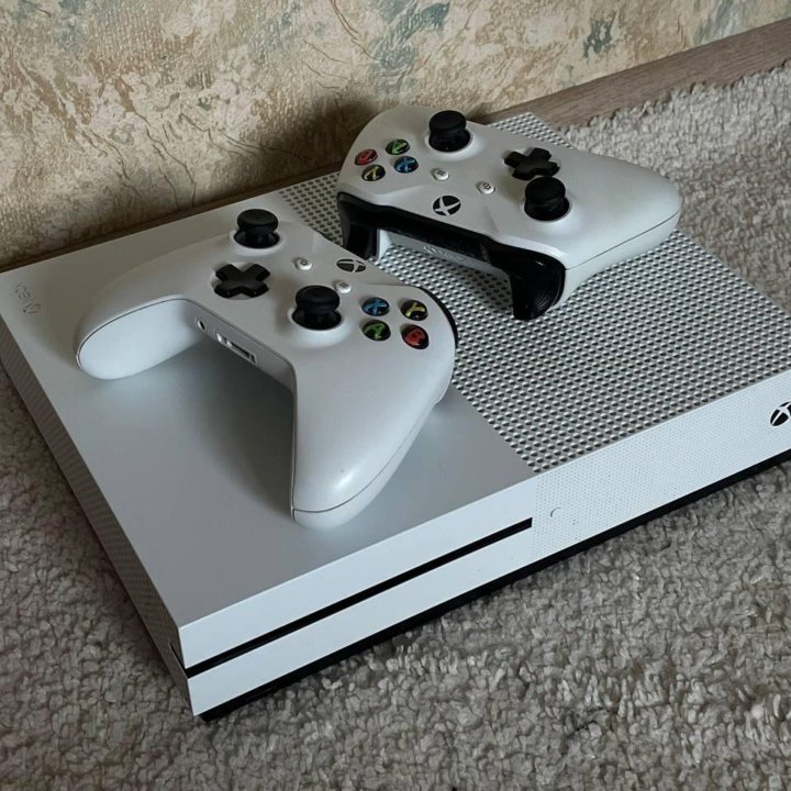 XBOX One s 512ГБ и 2 джойстика