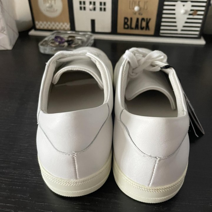 Кроссовки Mango,39р