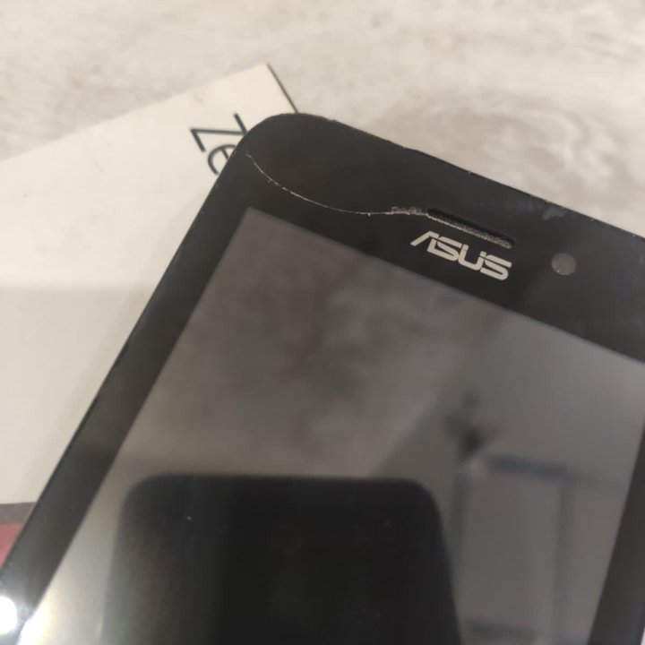 Смартфон ASUS ZenFone ZE500