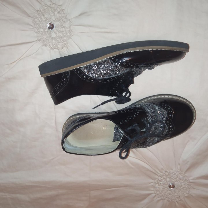 Ботинки для девочки (33р)