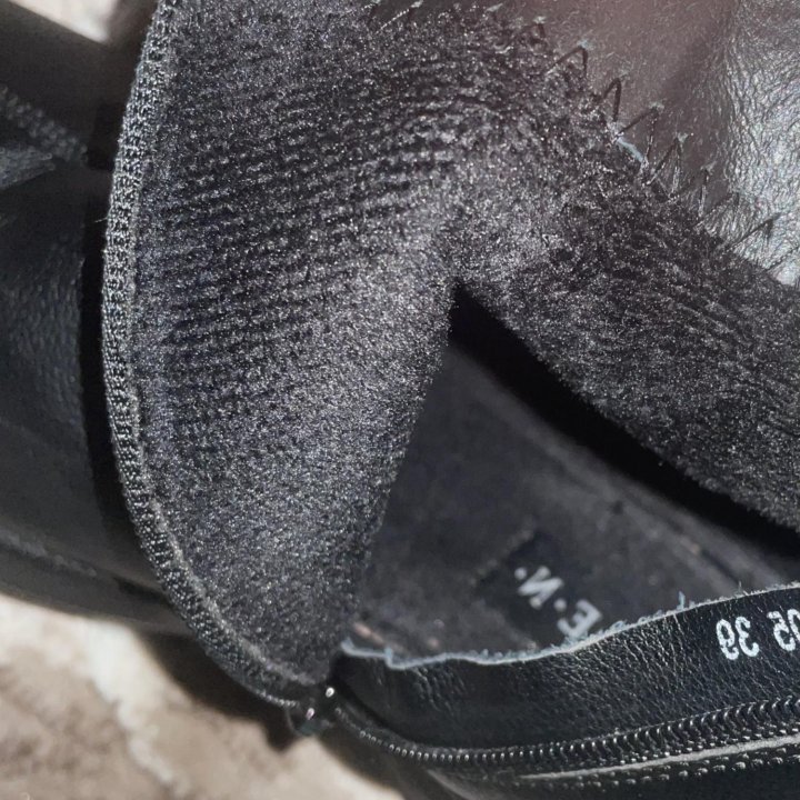 Ботинки демисезонные размер 39