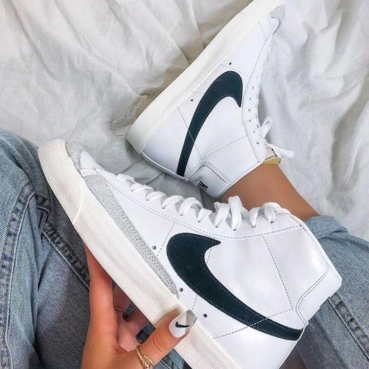 Кроссовки Nike Blazer Mid 77