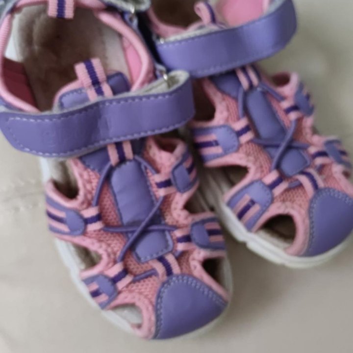 Сандали на девочку