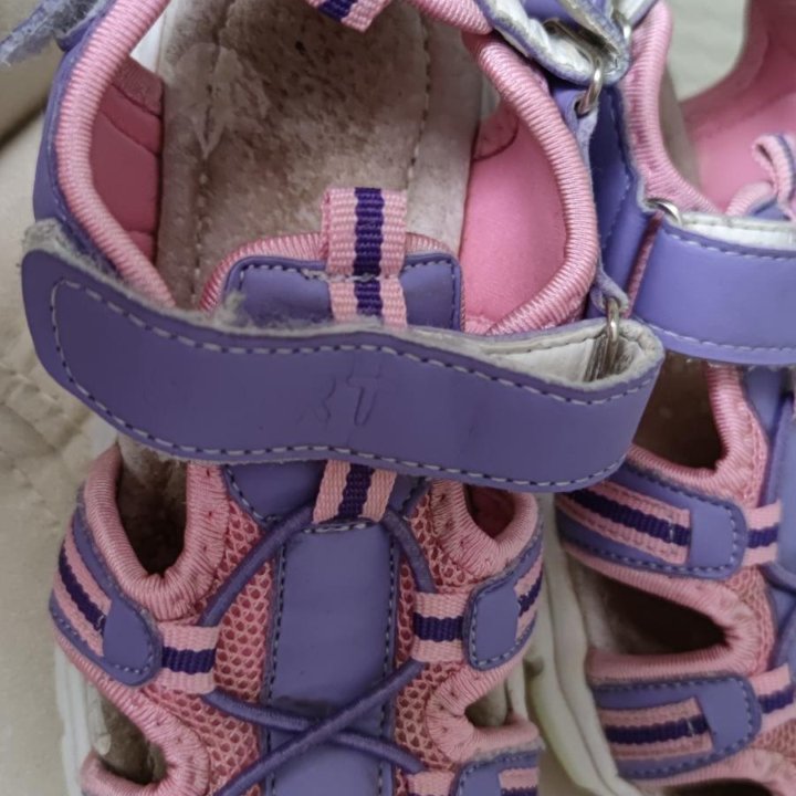 Сандали на девочку