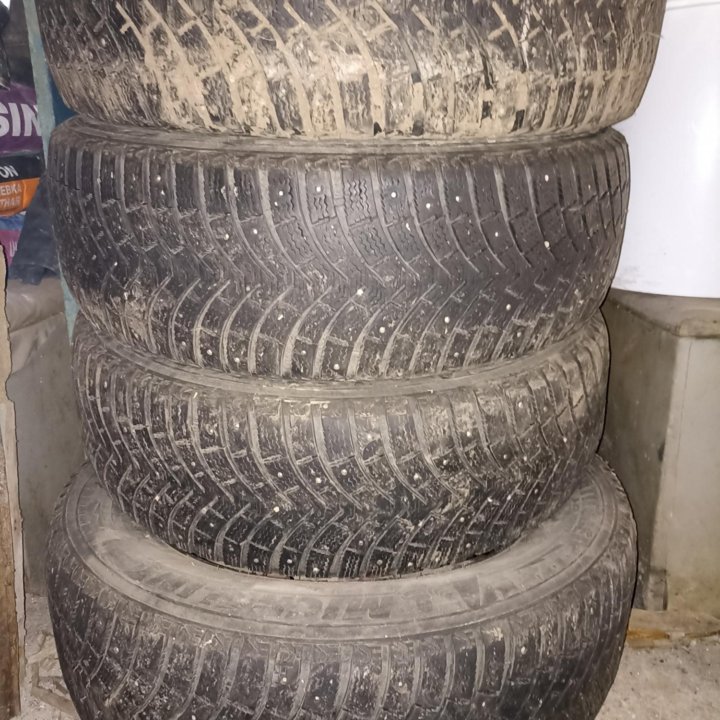 Продам шины Мишелен 235/65 r17