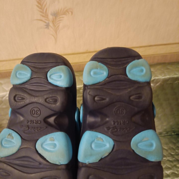 Обувь в бассейн