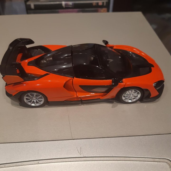 McLaren Senna