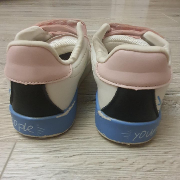 Кроссовки Котофей