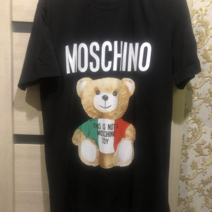 Футболка Moschino