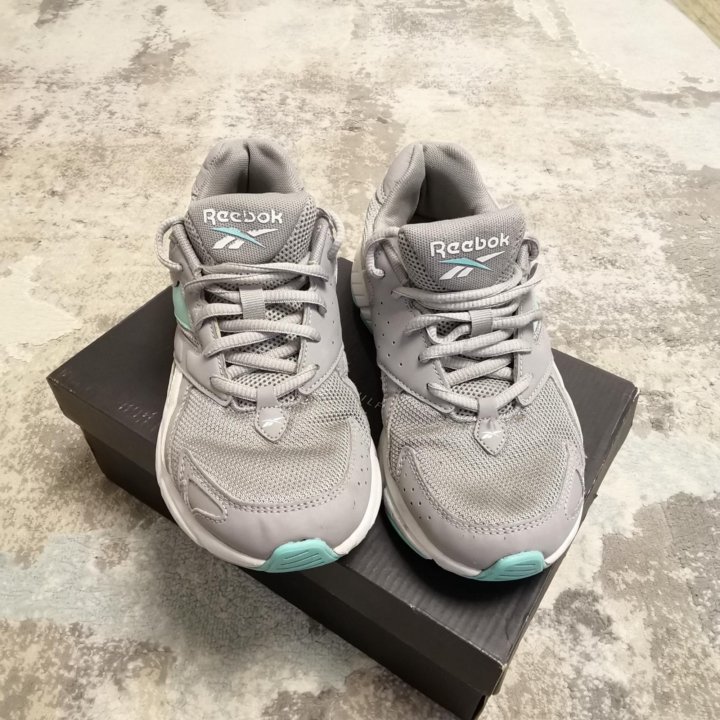 Кроссовки, Reebok