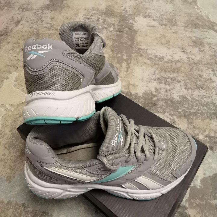 Кроссовки, Reebok