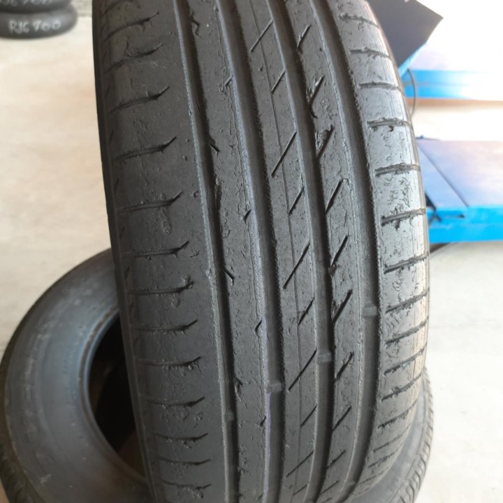 235/50 R18 Nokian Hakka Black