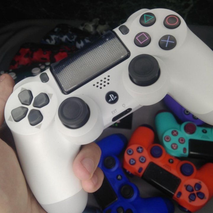 ГеймпадDualShock 4