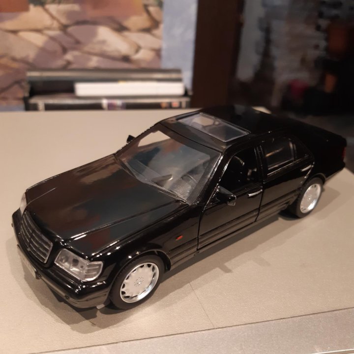 Mercedes-Benz S320 W140