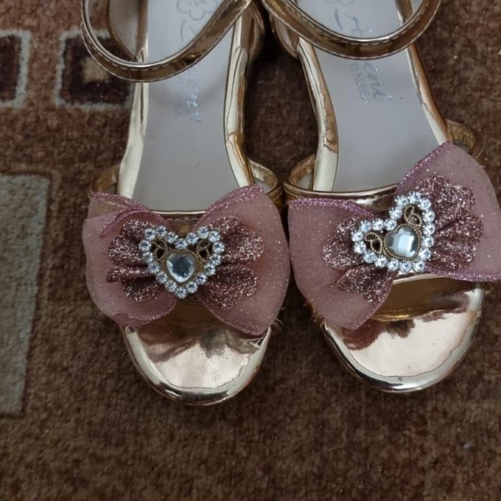 Туфли для девочки