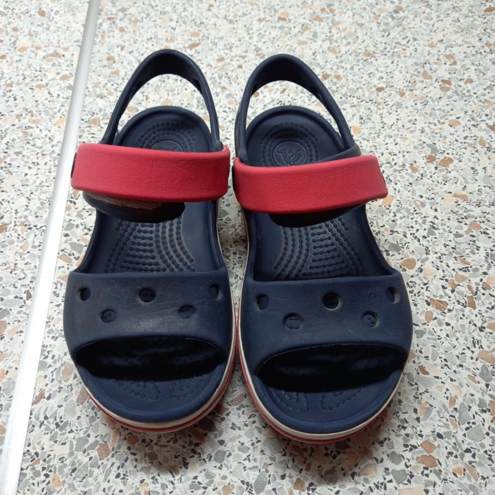 Сандали Crocs