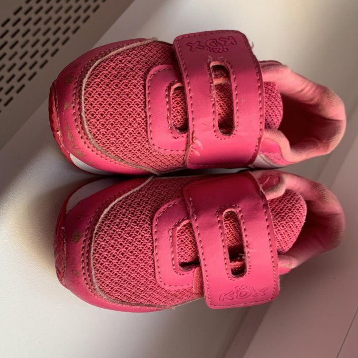 Кроссовки 23