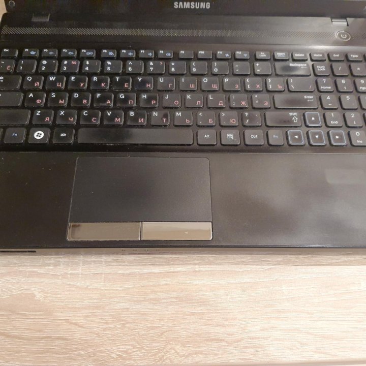 Samsung NP300V5A, core i7, nvidia gt520mx, 240SSD