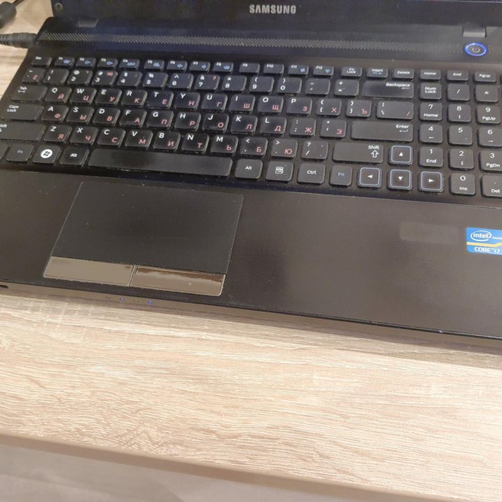 Samsung NP300V5A, core i7, nvidia gt520mx, 240SSD