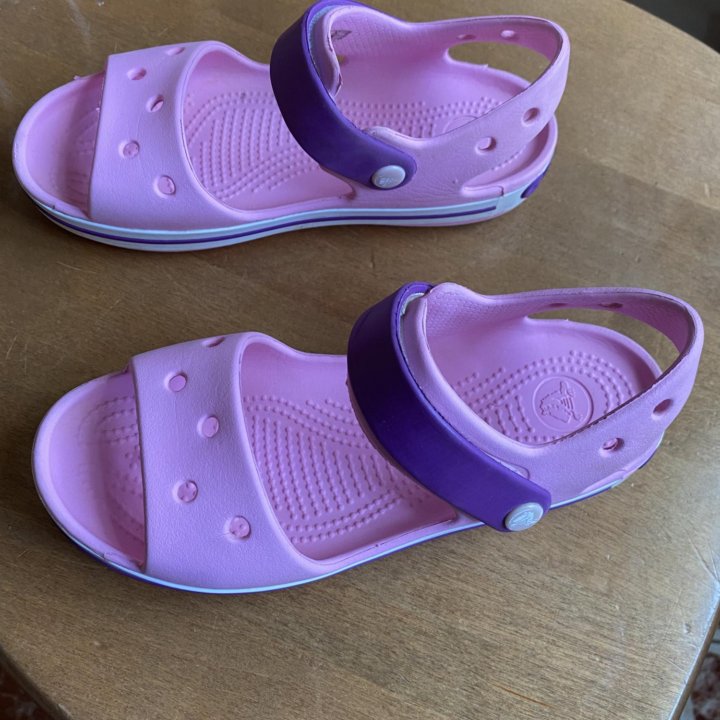 Сандали crocs j1