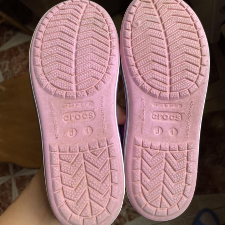 Сандали crocs j1