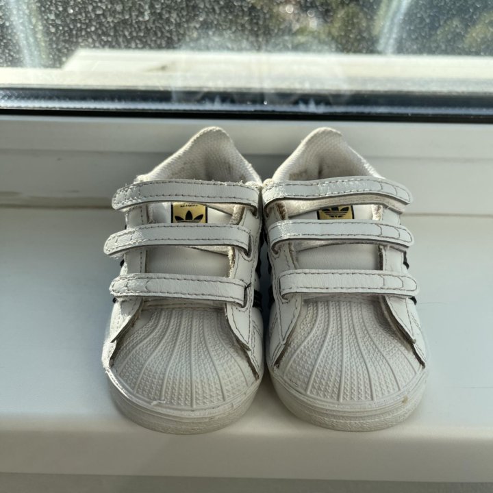 Кроссовки adidas