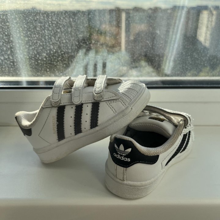 Кроссовки adidas