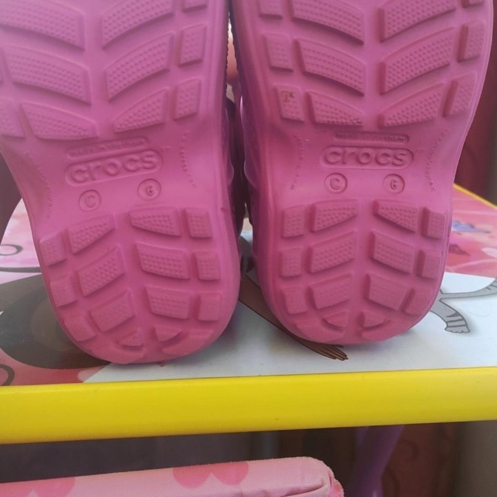 Crocs 6