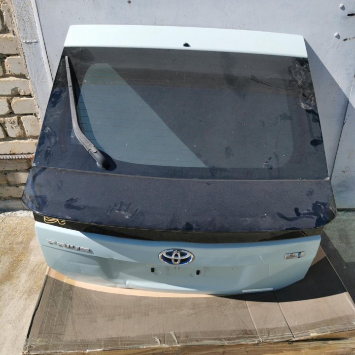 Дверь багажника ZVW30 Toyota Prius