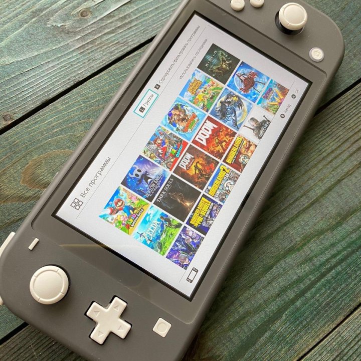 Nintendo Switch Lite много игр