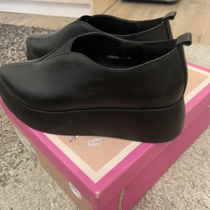 Лоферы кожа