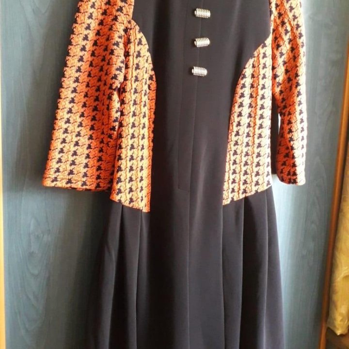 Платье женское