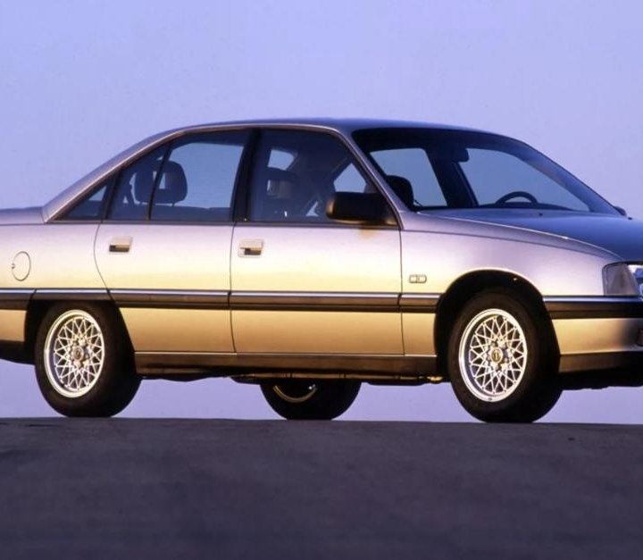 В разборе опель омега А Opel omega A