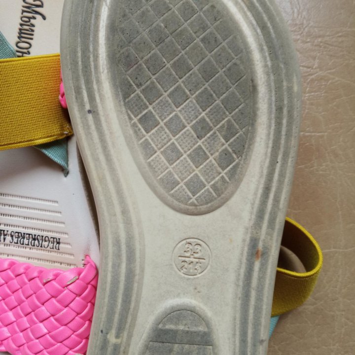 Сандалии для девочки р.33