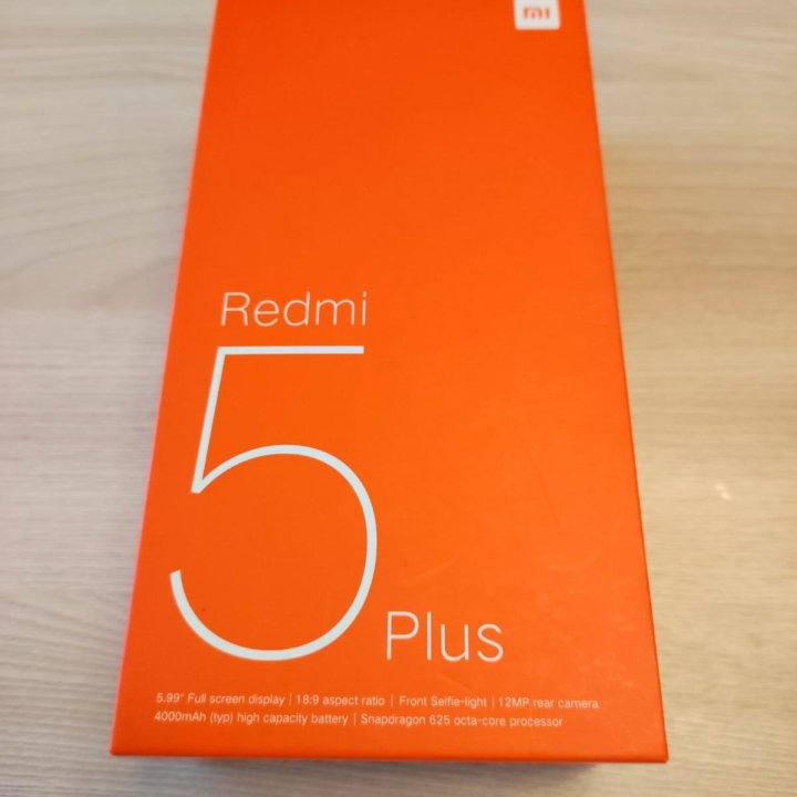 Смартфон Xlaomi Redmi 5 Plus