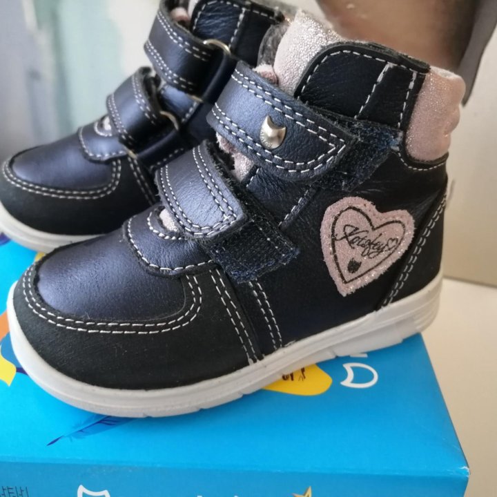 Ботинки Котофей 21р.