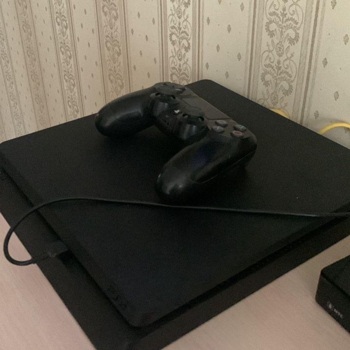 PlayStation4 Slim 1TB с играми