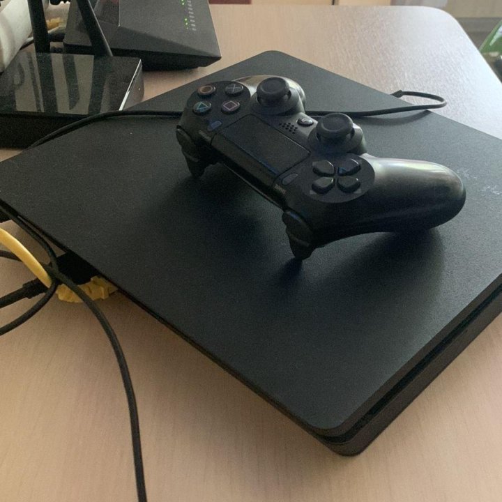 PlayStation4 Slim 1TB с играми