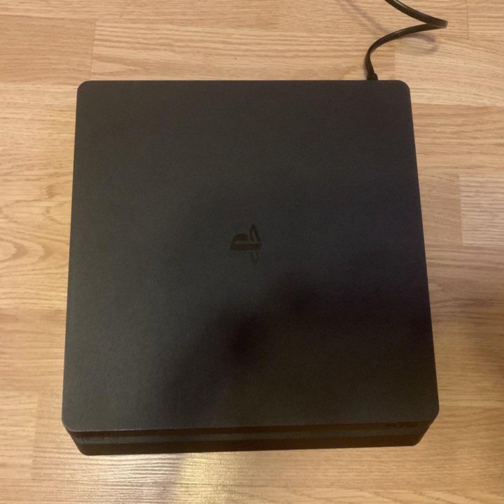 Sony Playstation 4 slim(ps4 slim)