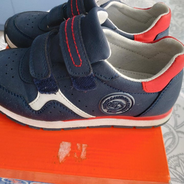 Кроссовки antilopa