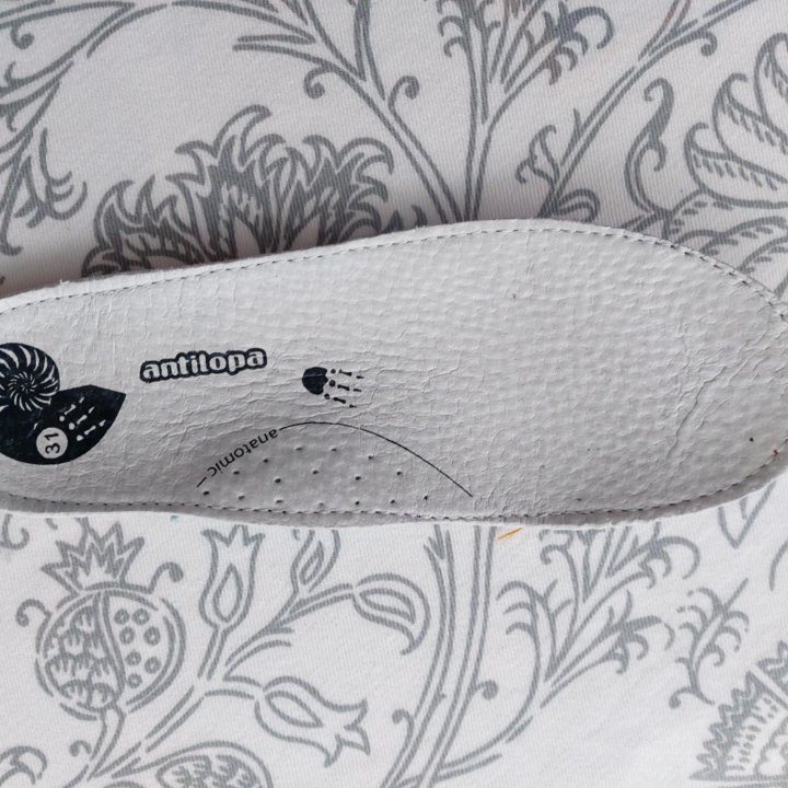 Кроссовки antilopa