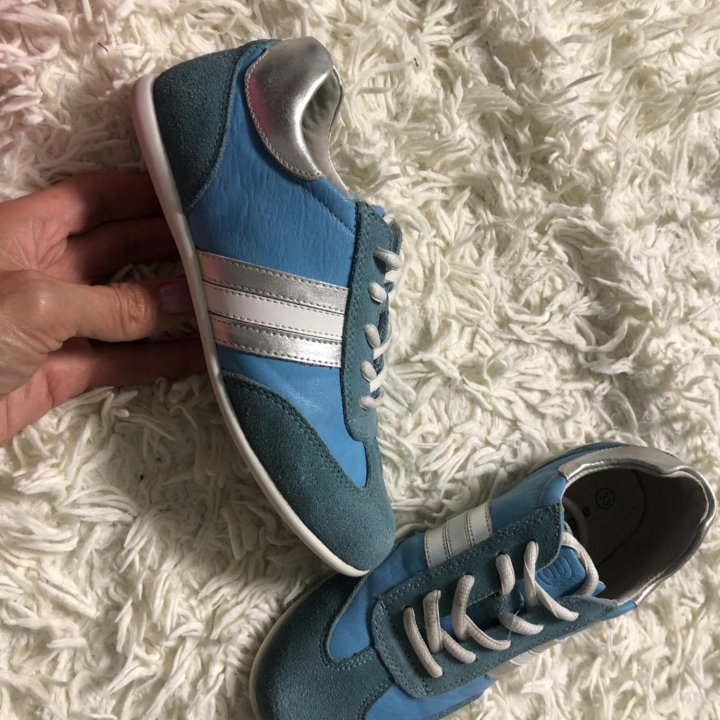 Кросовки Antilopa