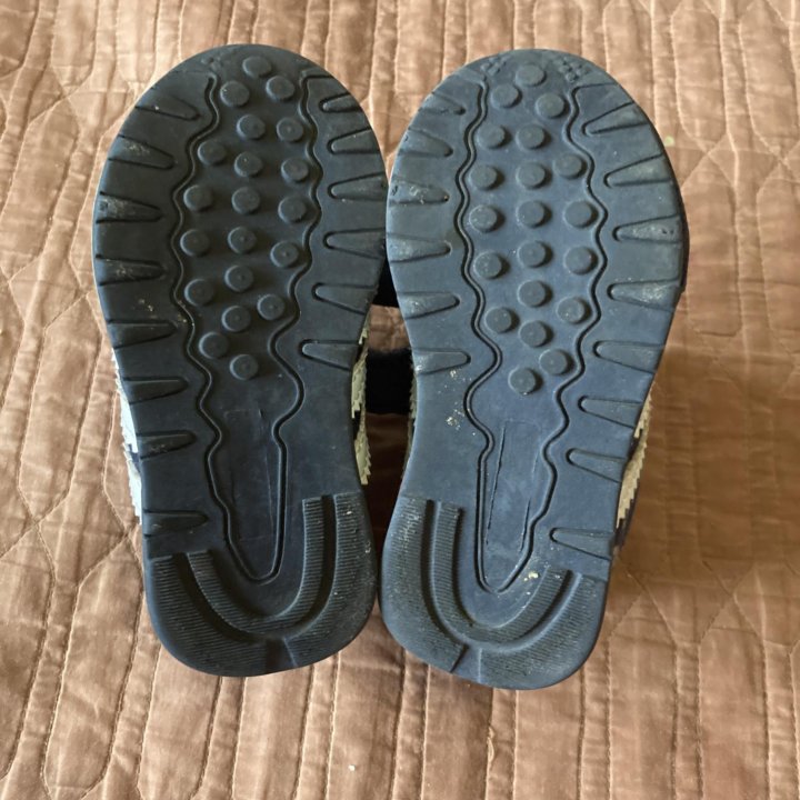 Кроссовки adidas