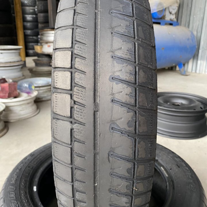 185/70 R14 Bridgestone Blizzak Revo GZ