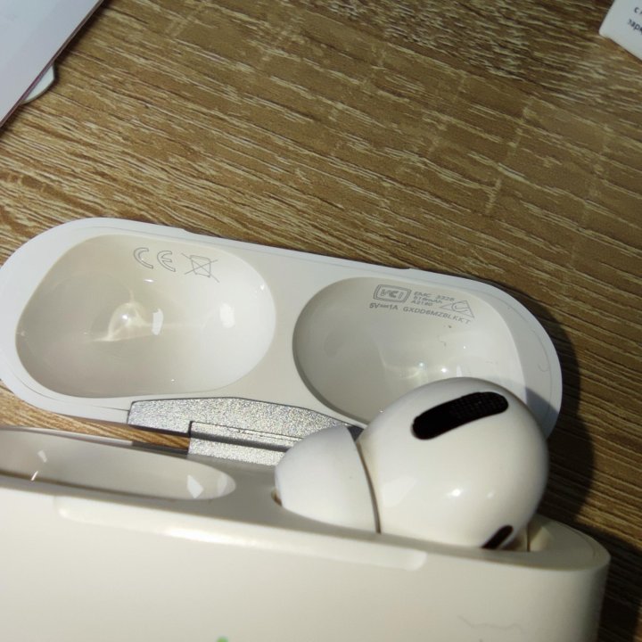 AirPods Pro premium