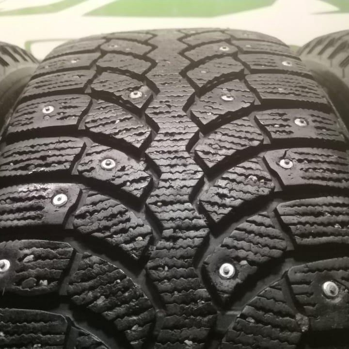 225/65 R17 Bridgestone Spike 01 3 шт