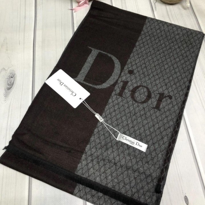 Шарф Christian Dior новый в наличии